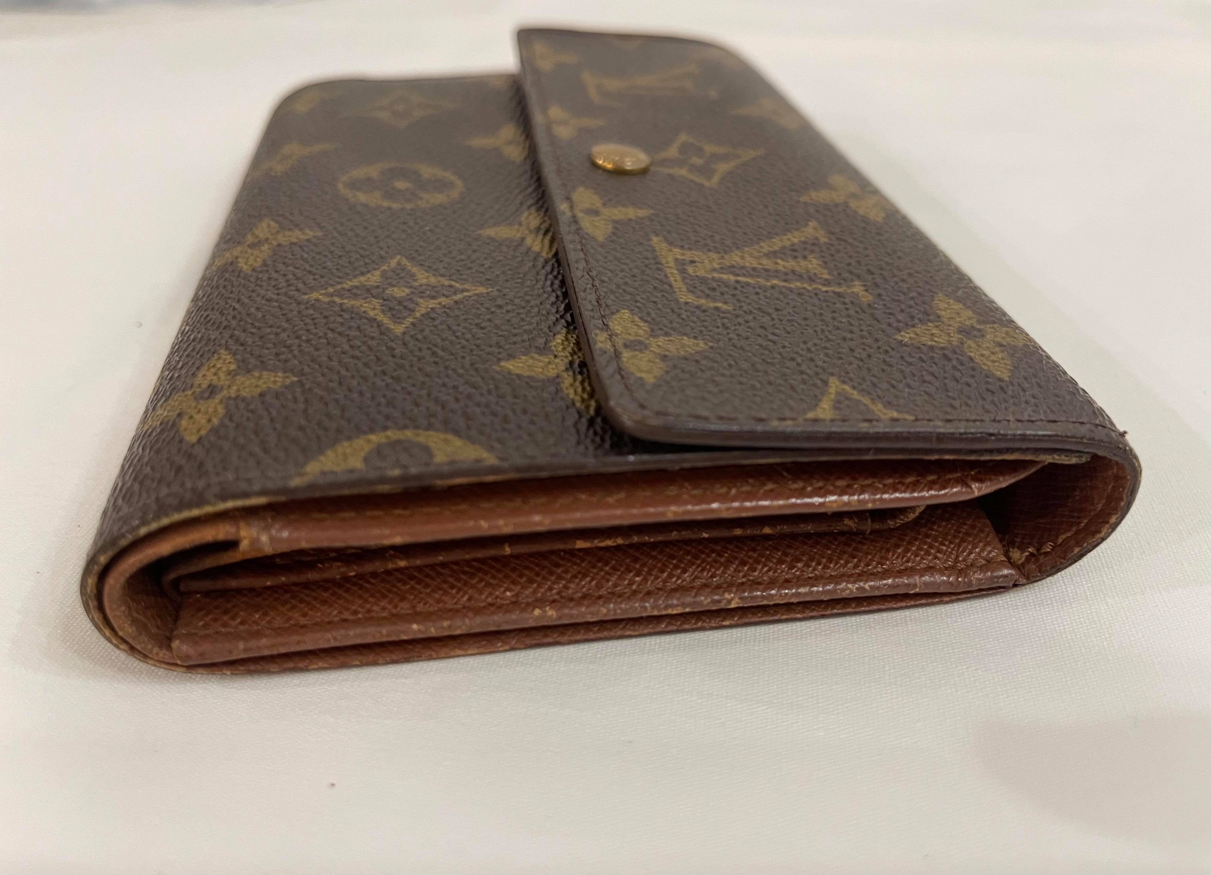 lv trifold wallet