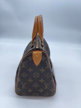 Load image into Gallery viewer, Louis Vuitton Speedy Handbag Monogram Canvas 25