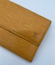 Load image into Gallery viewer, Louis Vuitton International Wallet in Epi Leather