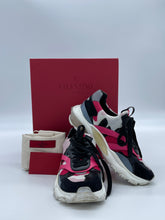 Load image into Gallery viewer, Valentino Garavani Sneakers