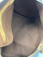 Load image into Gallery viewer, Louis Vuitton Speedy Handbag Monogram Canvas 30