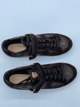 Load image into Gallery viewer, Louis Vuitton Sneaker