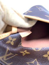 Load image into Gallery viewer, Louis Vuitton Monogram Popincourt Long Bag
