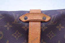 Load image into Gallery viewer, Louis Vuitton Saumur Messenger Bag