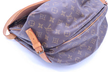 Load image into Gallery viewer, Louis Vuitton Saumur Messenger Bag