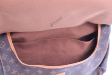 Load image into Gallery viewer, Louis Vuitton Saumur Messenger Bag