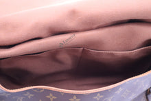 Load image into Gallery viewer, Louis Vuitton Saumur Messenger Bag