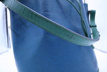 Load image into Gallery viewer, Louis Vuitton Noé Bucket Bag