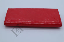 Load image into Gallery viewer, Louis Vuitton Sarah Wallet