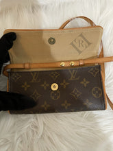 Load image into Gallery viewer, Louis Vuitton Monogram Canvass Twin Bag