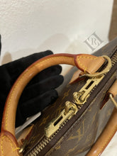 Load image into Gallery viewer, Louis Vuitton Monogram Alma MM