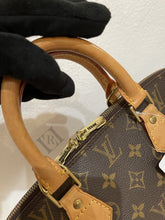 Load image into Gallery viewer, Louis Vuitton Monogram Alma MM