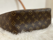 Load image into Gallery viewer, Louis Vuitton Looping Monogram Handbag