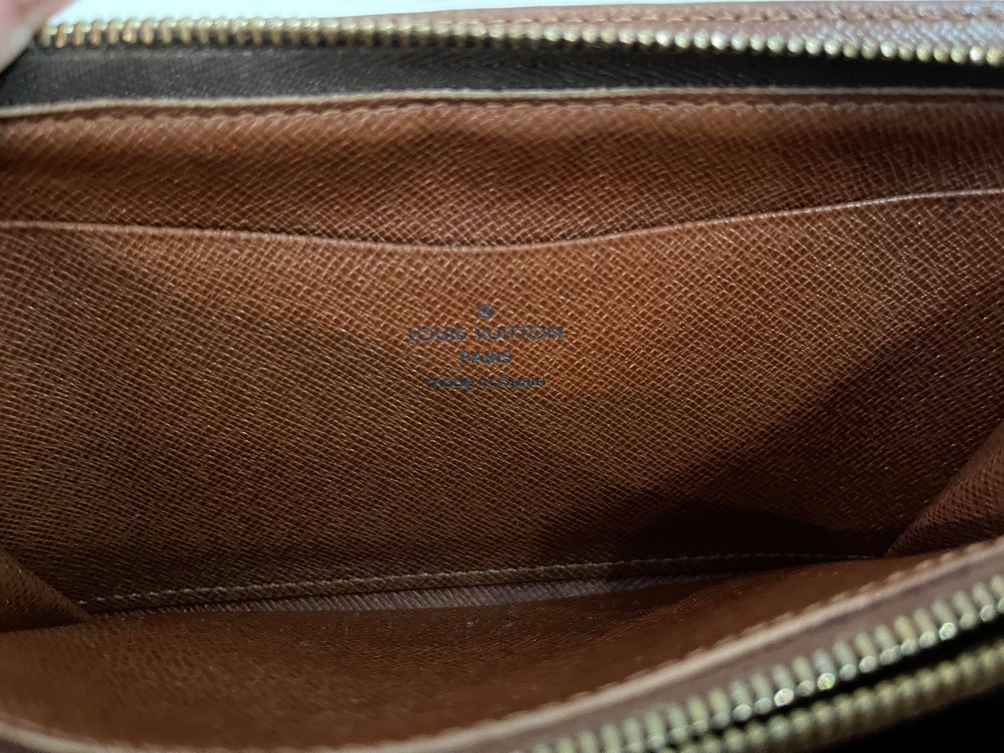 Louis Vuitton Louis Vuitton Monogram Shadow Vertical Zippy Long Wallet –  NUIR VINTAGE