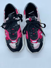 Load image into Gallery viewer, Valentino Garavani Sneakers
