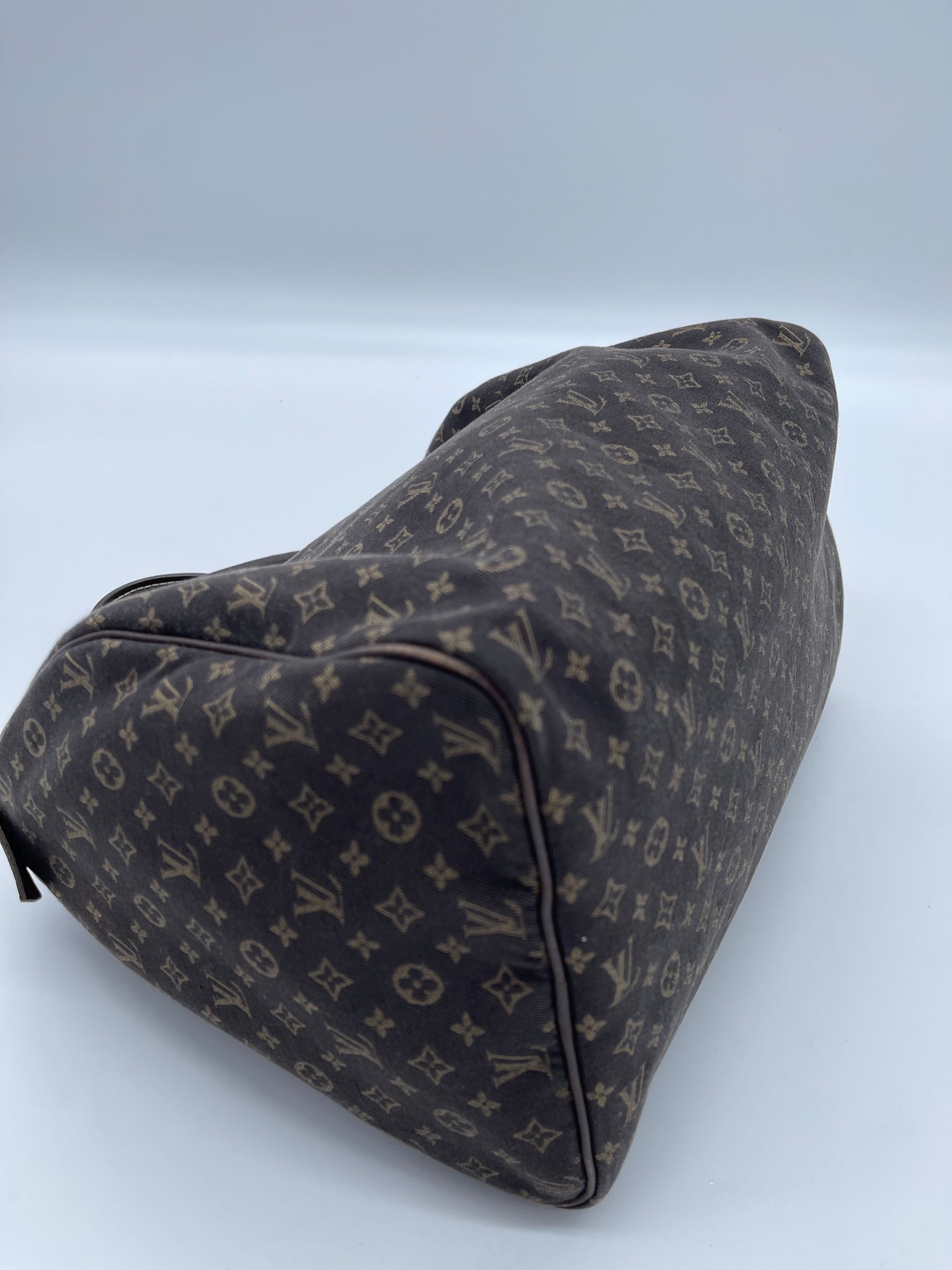 Louis Vuitton Speedy 30 Metallic (grey) Duffle Bag