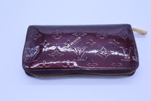 Load image into Gallery viewer, LV, Louis Vuitton Vernis Zippy Wallet

