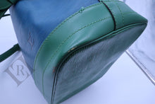 Load image into Gallery viewer, Louis Vuitton Noé Bucket Bag
